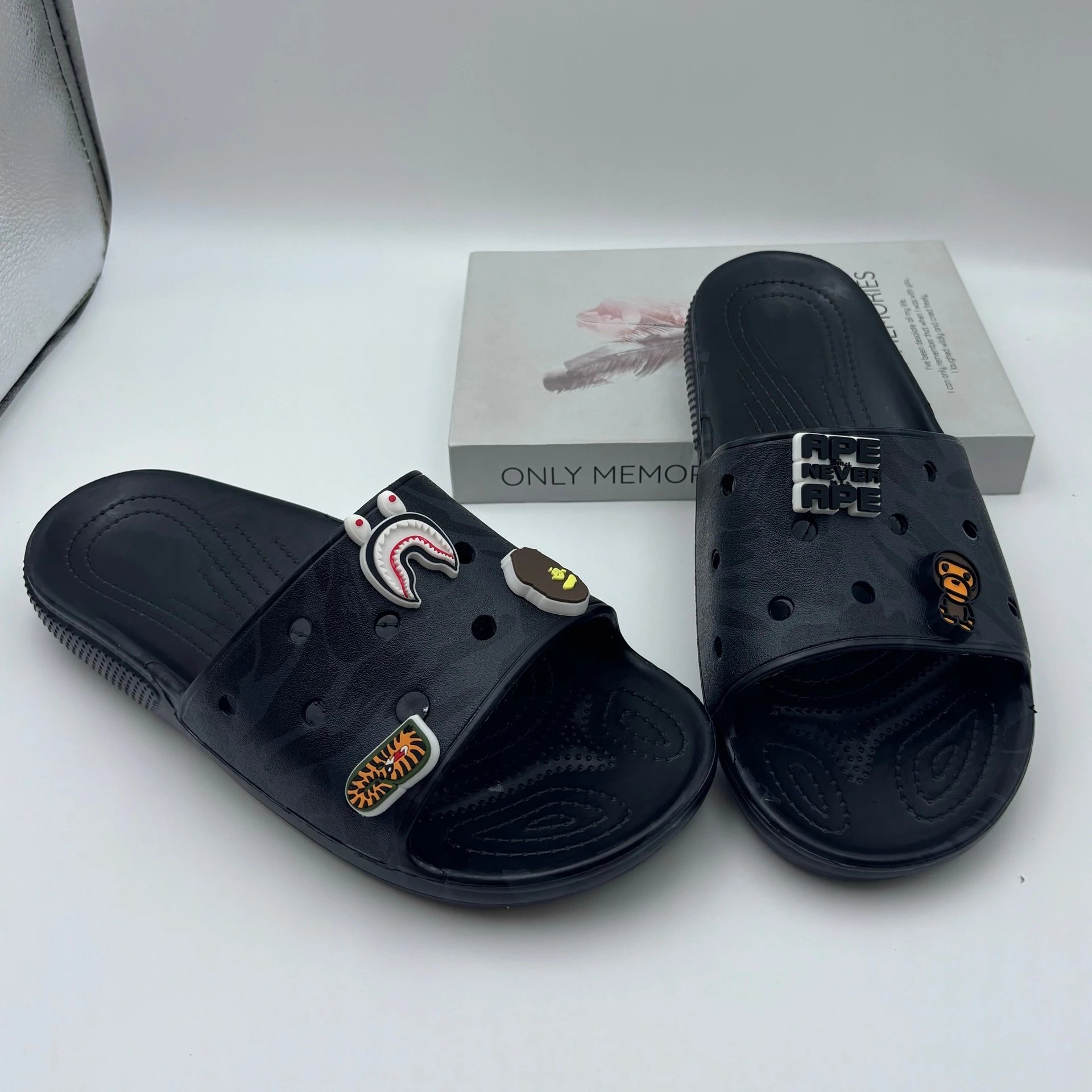 BAPE Slippers Camouflage Slide Sandals with Graphic Charms — Camouflage ape black-bag