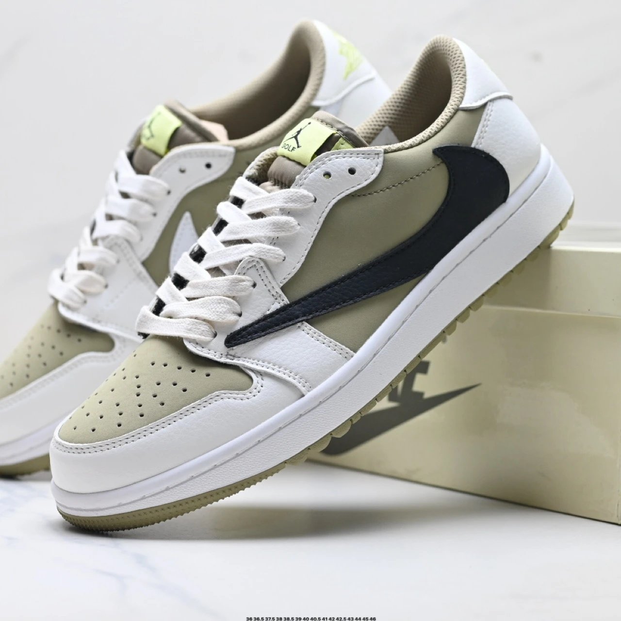 Nike Sneakers Low-Top Retro — 15