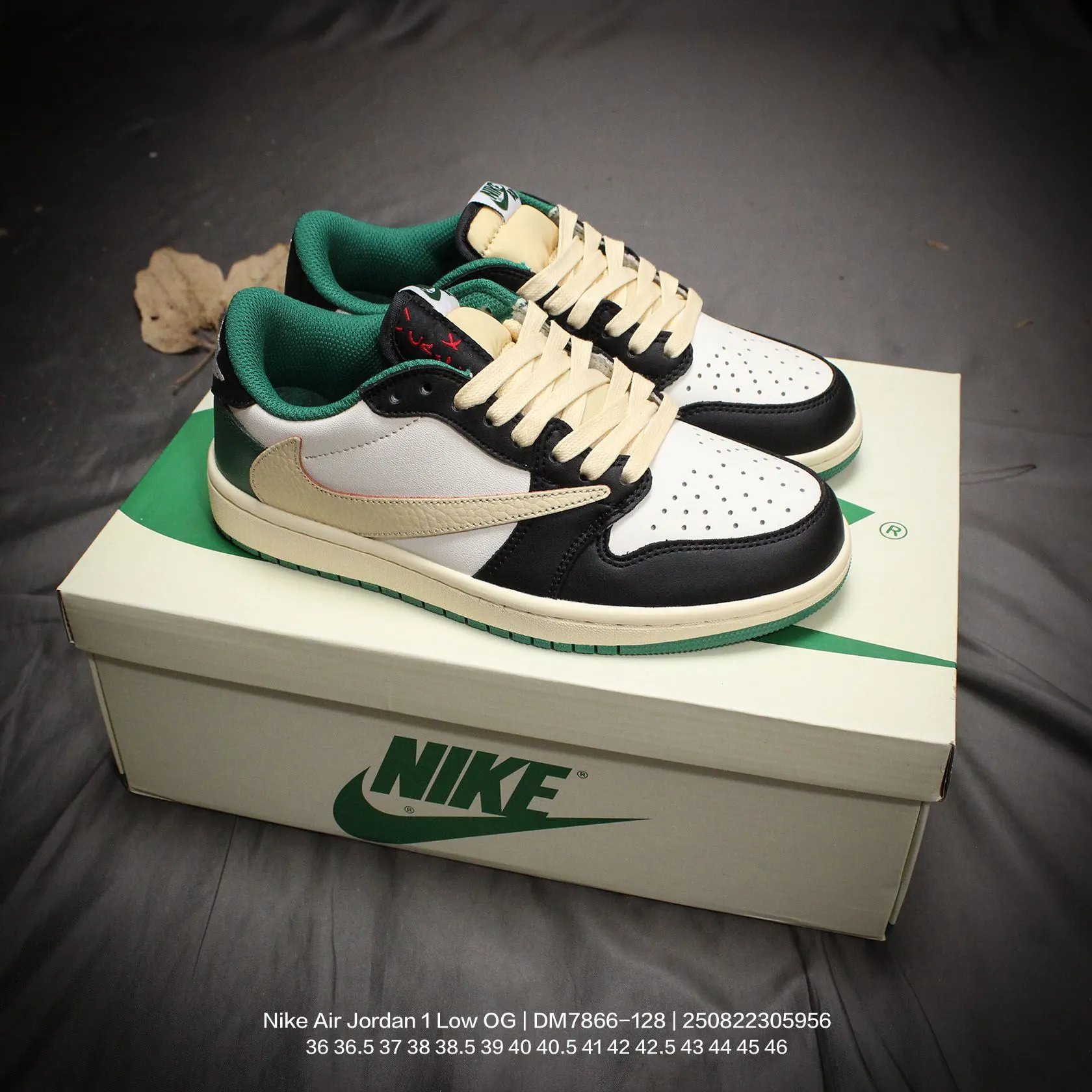 Nike Sneakers Air Jordan 1 Low — 17