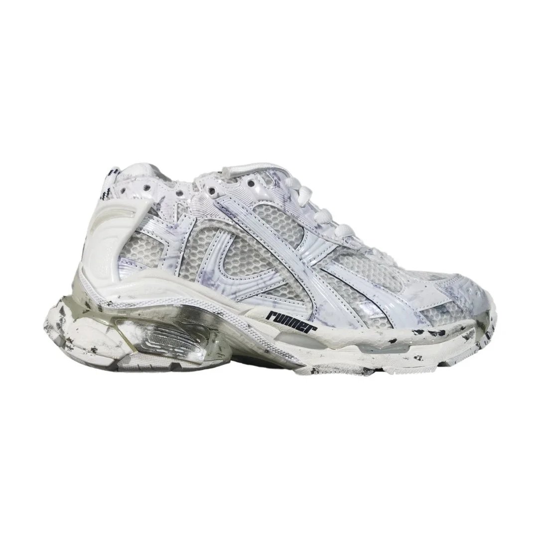 Balenciaga Sneakers Runner 7.5 — White Graffiti