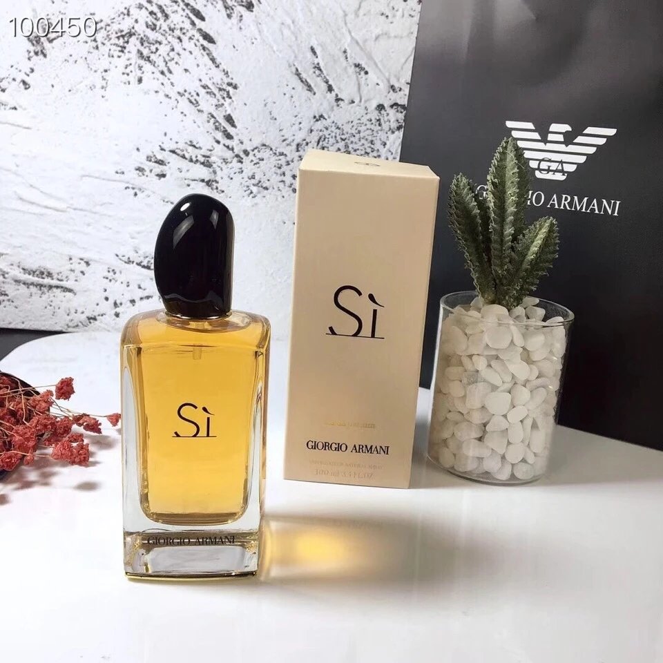 Giorgio Armani Multiple fragrance models shown — Huang Zhi’ai 100ml