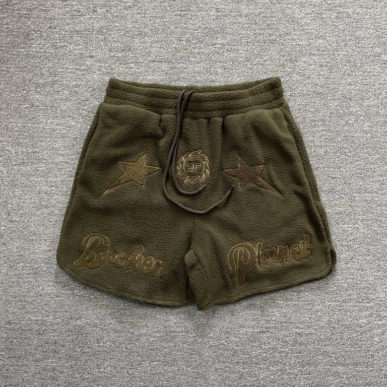 Broken Planet Shorts Graphic and plaid — 6121 army green
