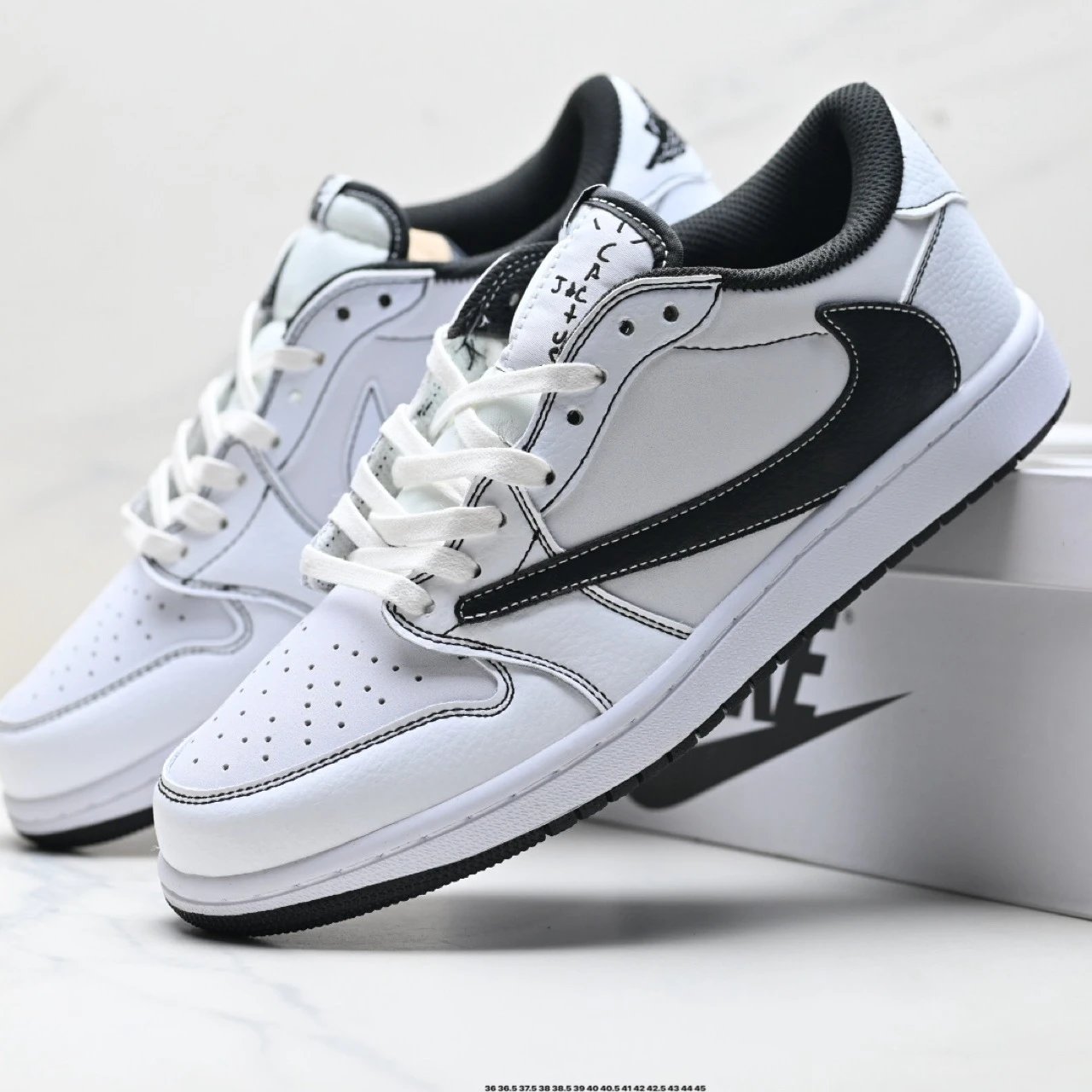 Nike Sneakers Air Jordan 1 Low — 8
