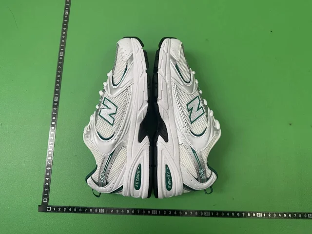New Balance Sneakers 530 product detail image 3
