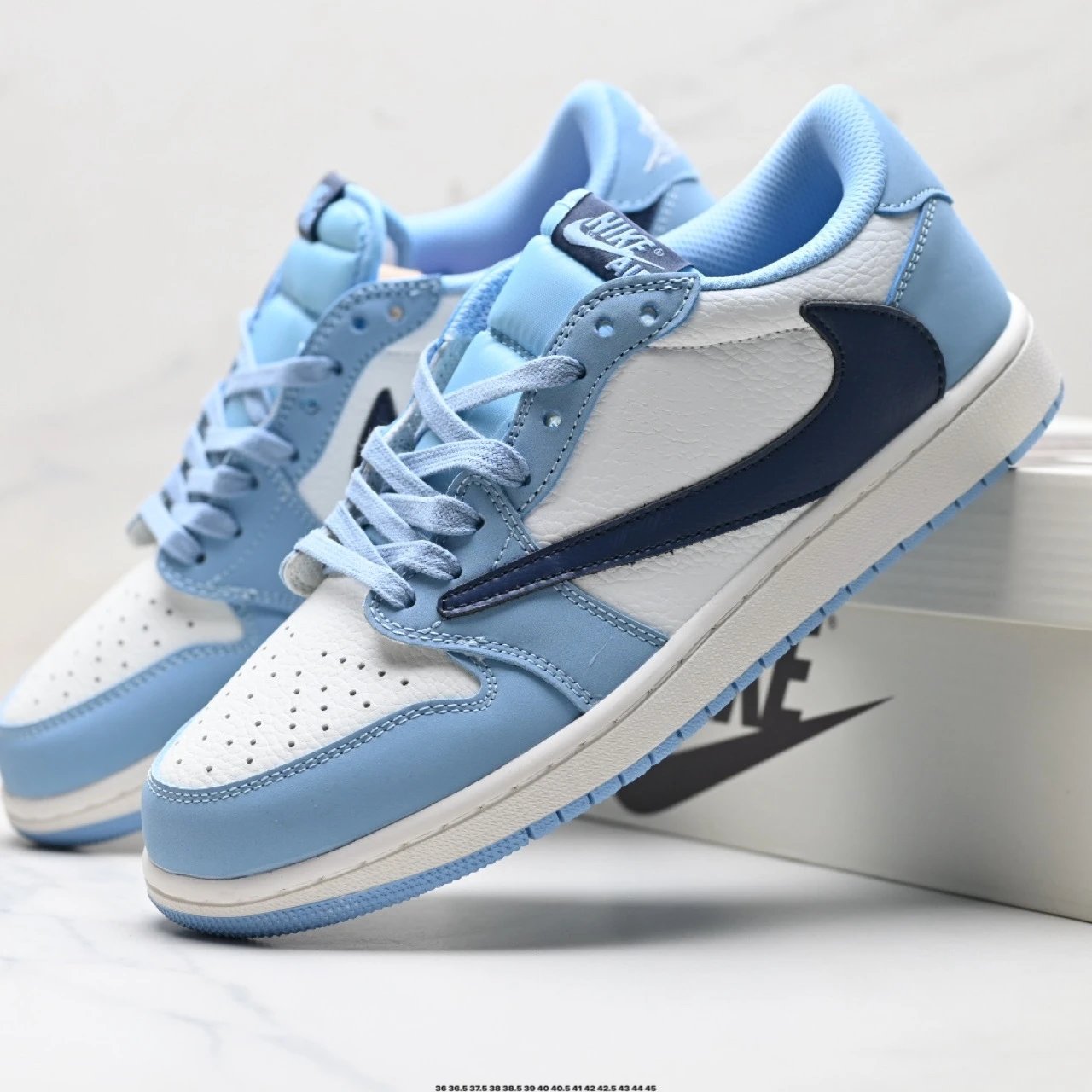 Nike Sneakers Air Jordan 1 Low — 7