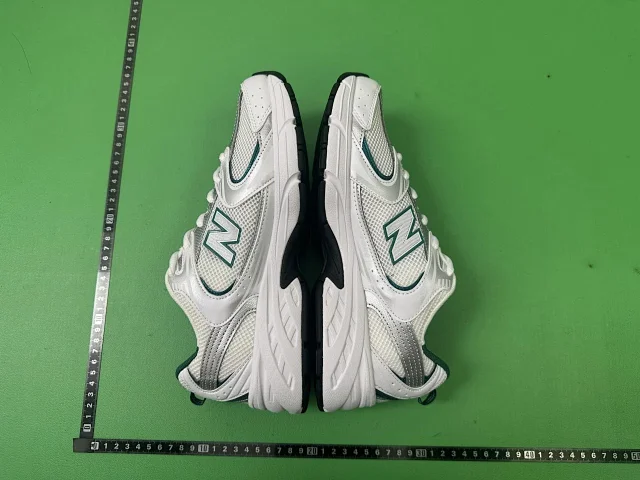 New Balance Sneakers 530 product detail image 4