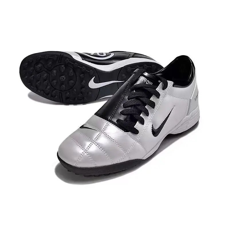 Nike Sneakers Total 90 III turf soccer shoes — 32