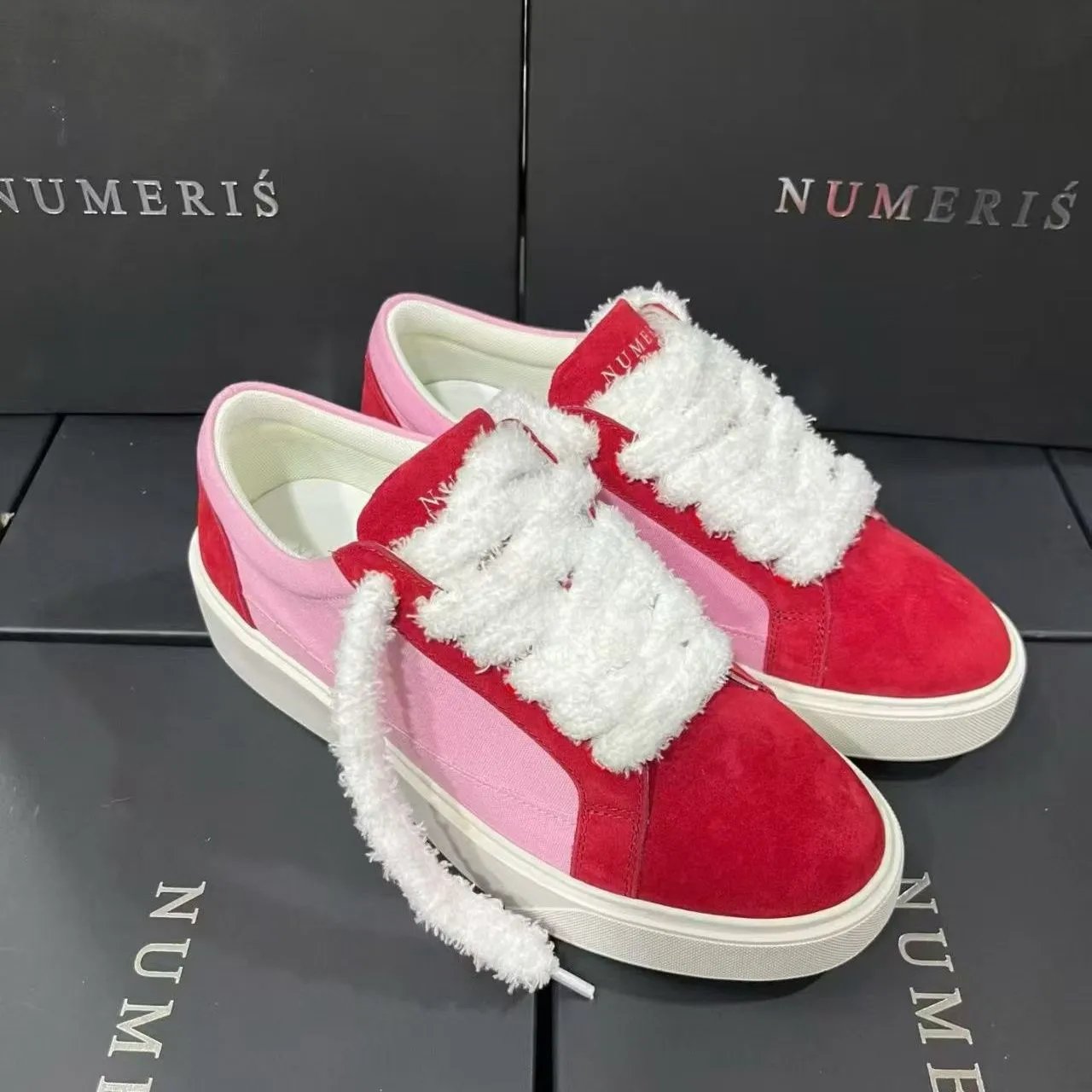 Numeris Sneakers Low-Top Lace-Up — 4