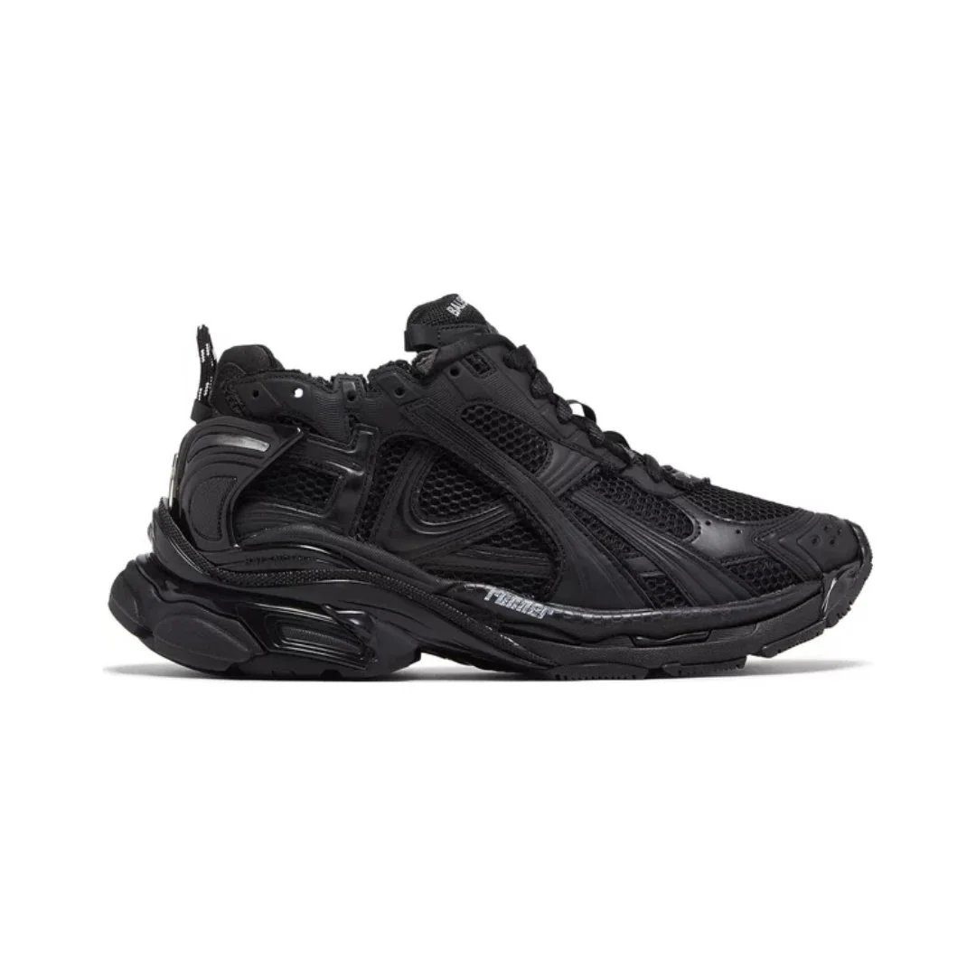 Balenciaga Sneakers Runner 7.5 — Black Matte