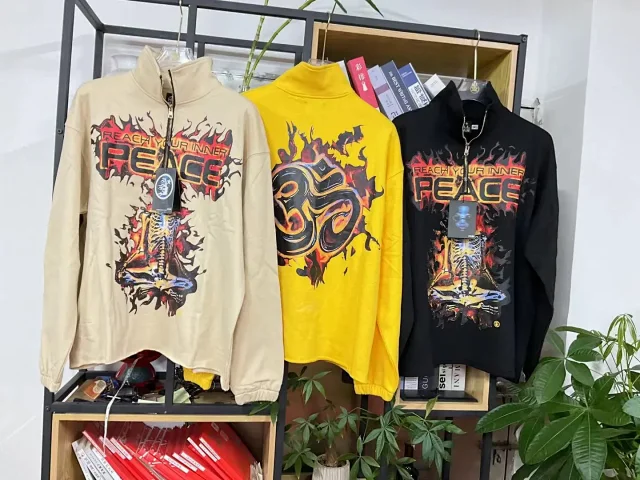 Hellstar Hoodies & Sweatshirts Graphic quarter-zip sweatshirt product detail image 7