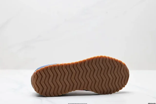 New Balance Sneakers 471 product detail image 4