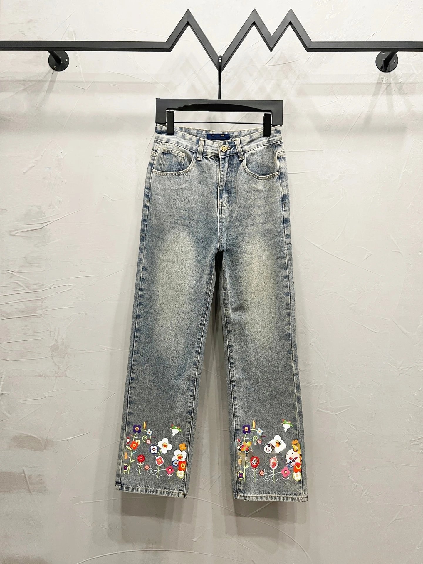 Louis Vuitton Jeans Straight-leg with embroidered rear-pocket logo — 13