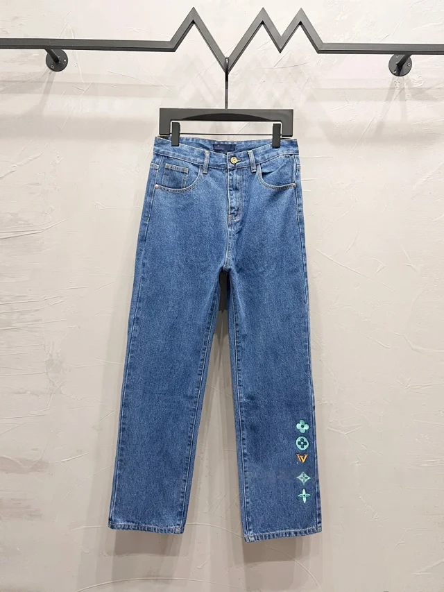 Louis Vuitton Jeans Straight-leg with embroidered rear-pocket logo product detail image 4