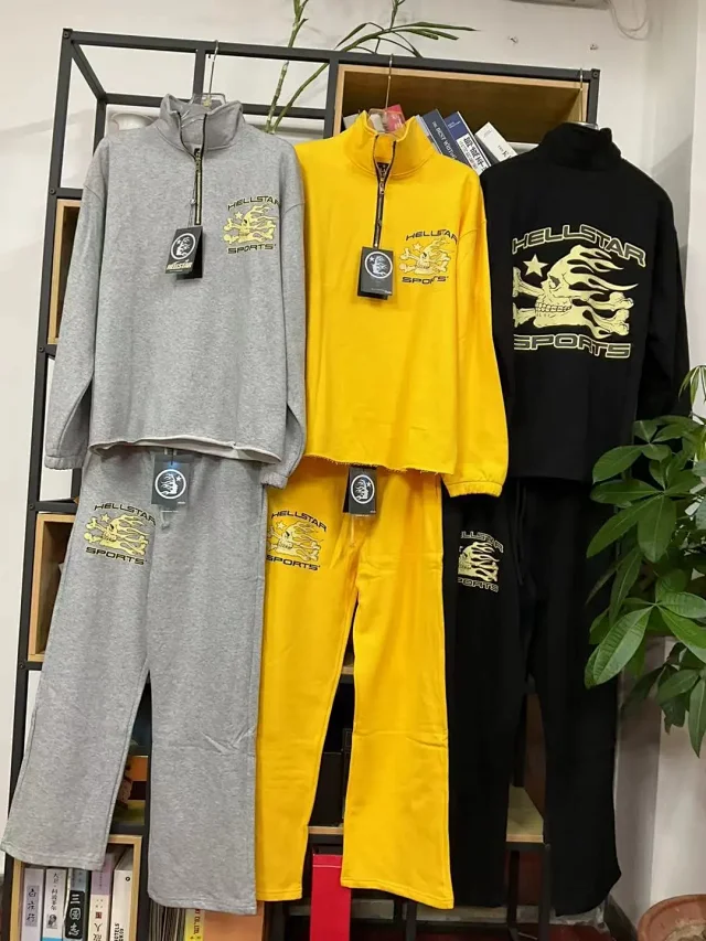 Hellstar Hoodies & Sweatshirts Graphic quarter-zip sweatshirt product detail image 2