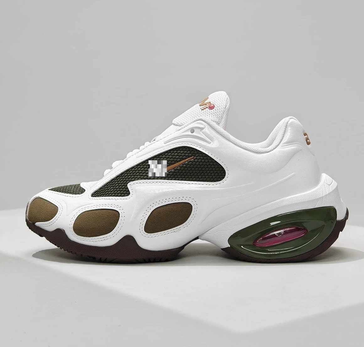 Nike Sneakers Air Max Muse — White, brown, green