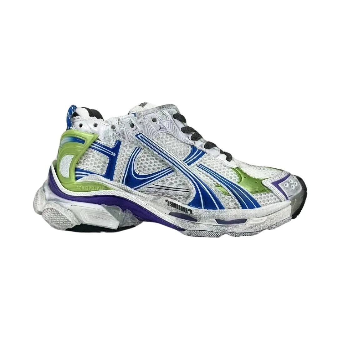 Balenciaga Sneakers Runner 7.5 — Grenadine