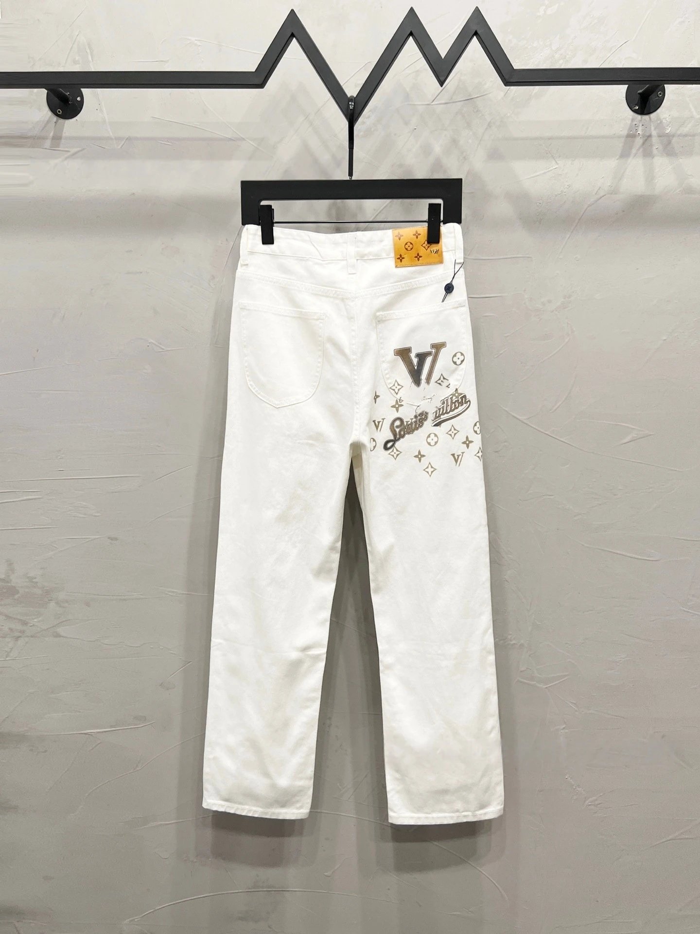 Louis Vuitton Jeans Straight-leg with embroidered rear-pocket logo — 16