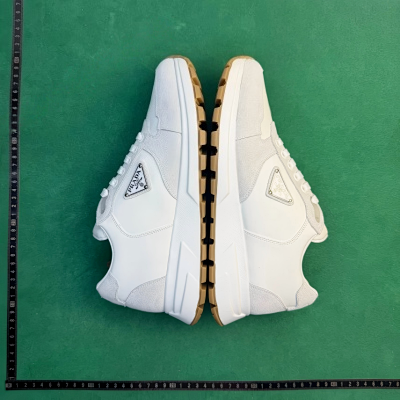 Prada Sneakers Low-top triangle-logo — 10