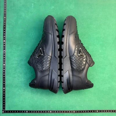 Prada Sneakers Low-top triangle-logo — 9-