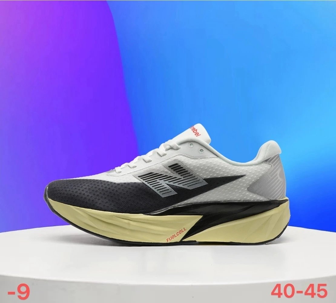 New Balance Sneakers FuelCell Rebel v5 — 9