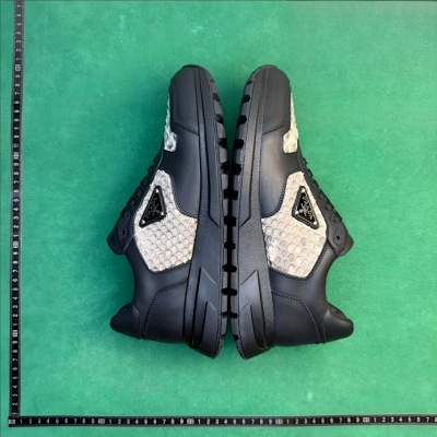 Prada Sneakers Low-top triangle-logo — 15