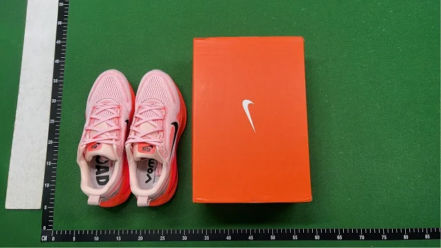 Nike Sneakers Vomero 18 product detail image 2