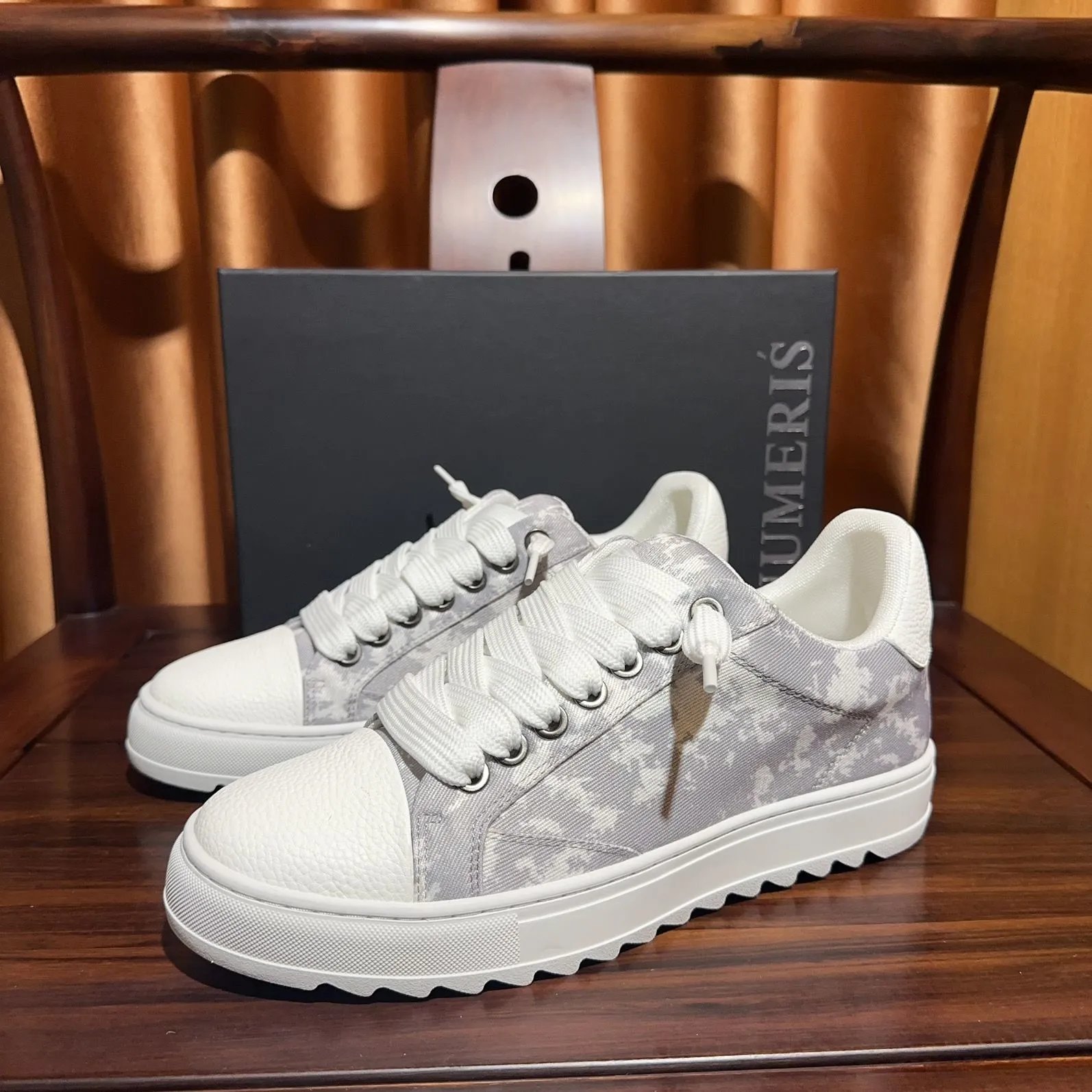Numeris Sneakers Atelier low-top lace-up — Whitewash