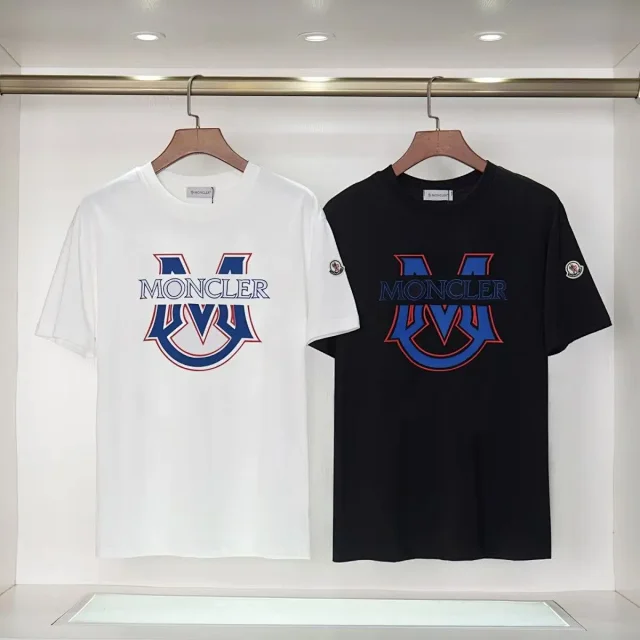 Moncler T-Shirts Logo Graphic Short-Sleeve Crewneck product detail image 2