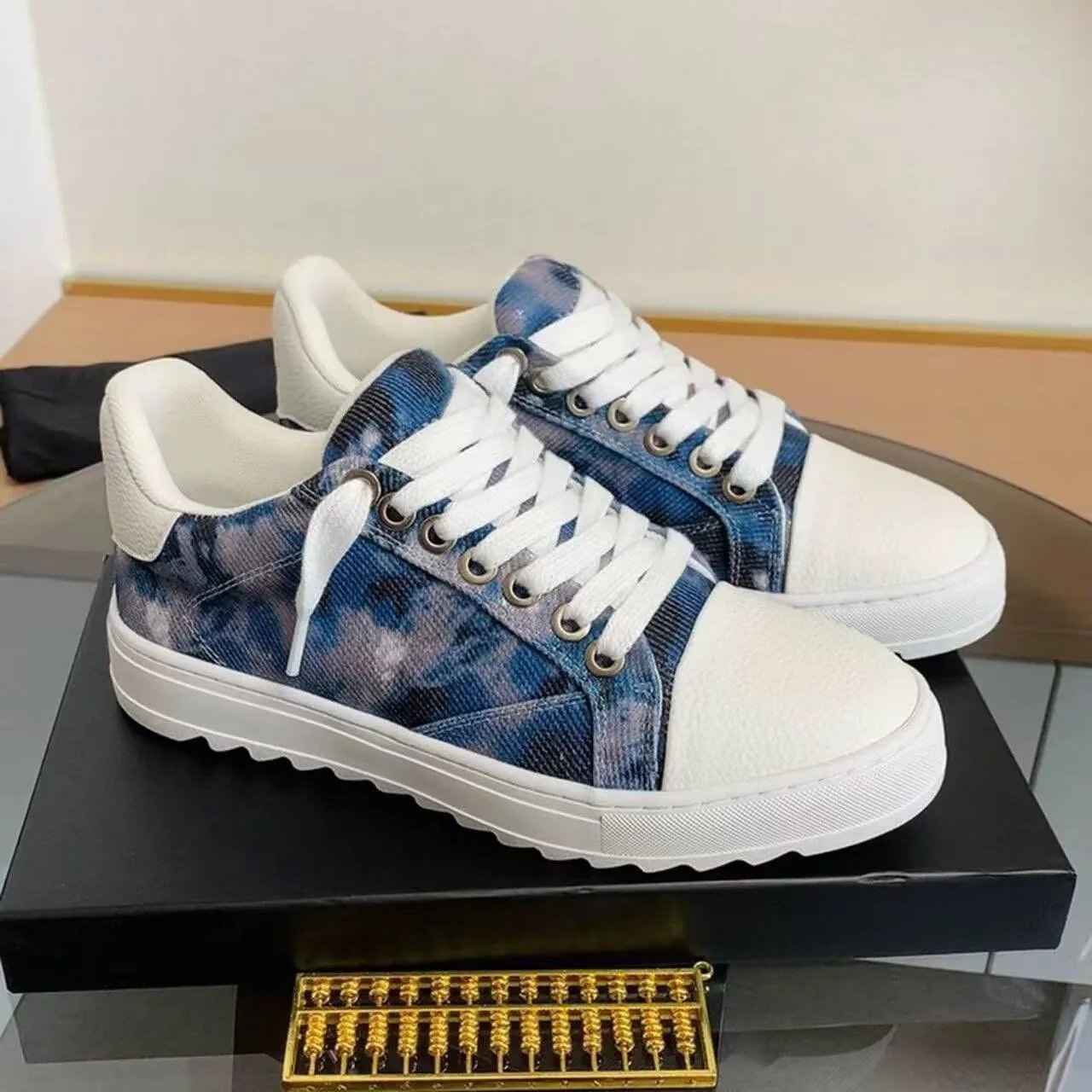 Numeris Sneakers Atelier low-top lace-up — Camouflage blue