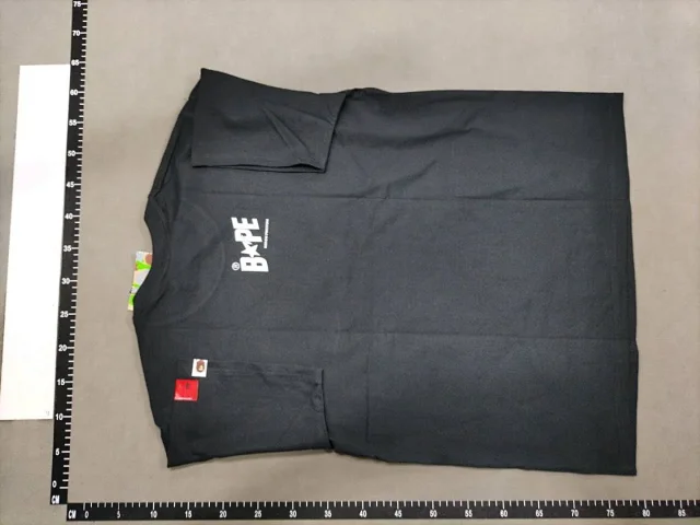 A BATHING APE T-Shirts Short-Sleeve Camouflage Head Graphic product detail image 3