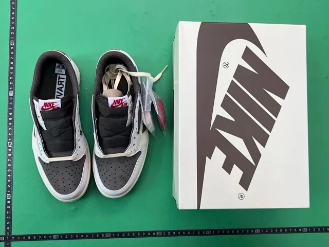 Nike Sneakers Low-Top Retro product detail image 1