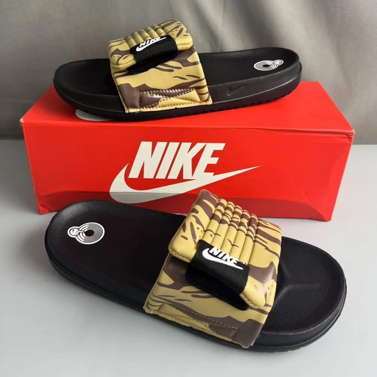Nike Slippers Adjustable hook-and-loop slide — NK Small label hook and loop-camouflage dark brown