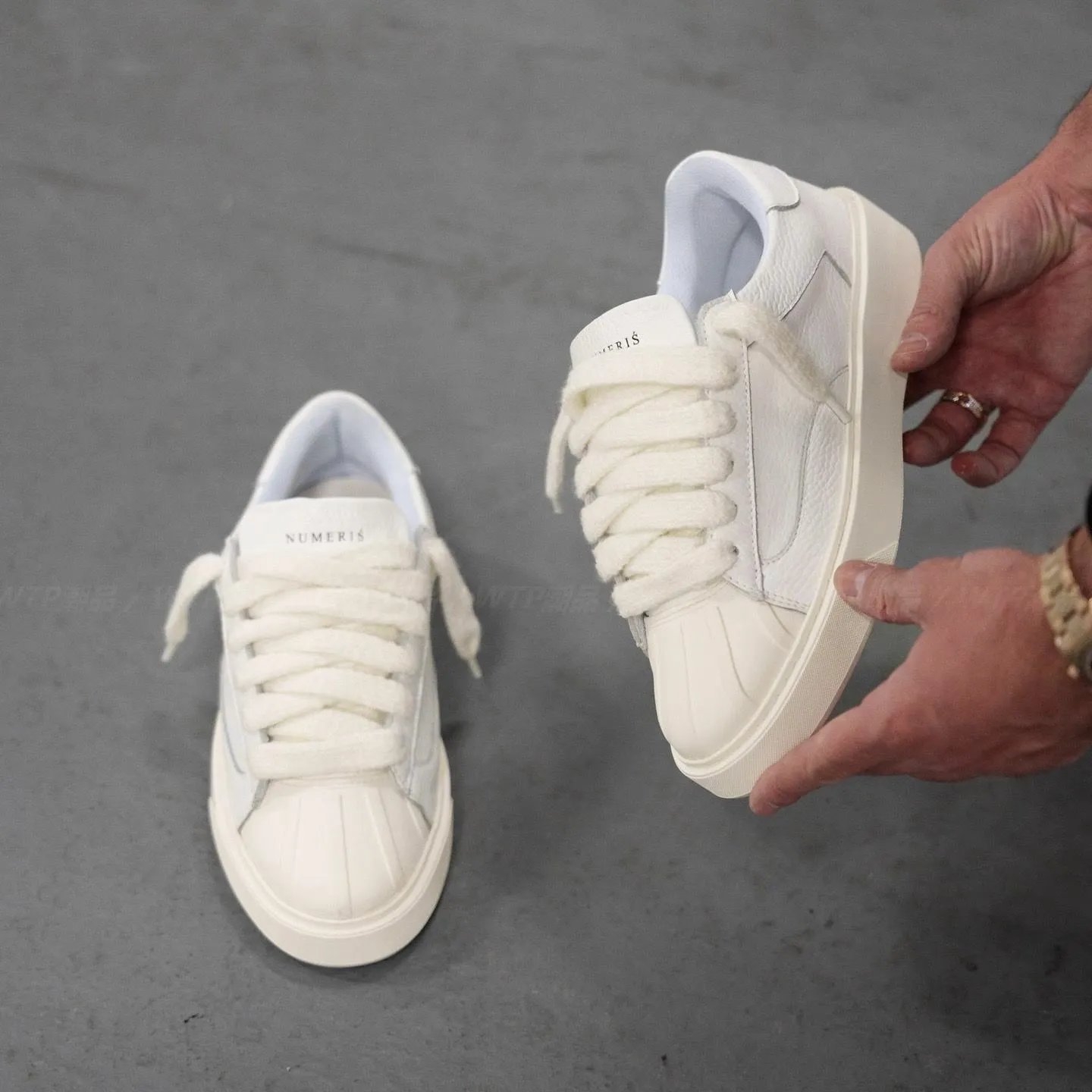 Numeris Sneakers Low-Top Lace-Up — 7