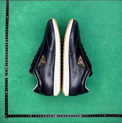 Prada Sneakers Low-top triangle-logo — 25-