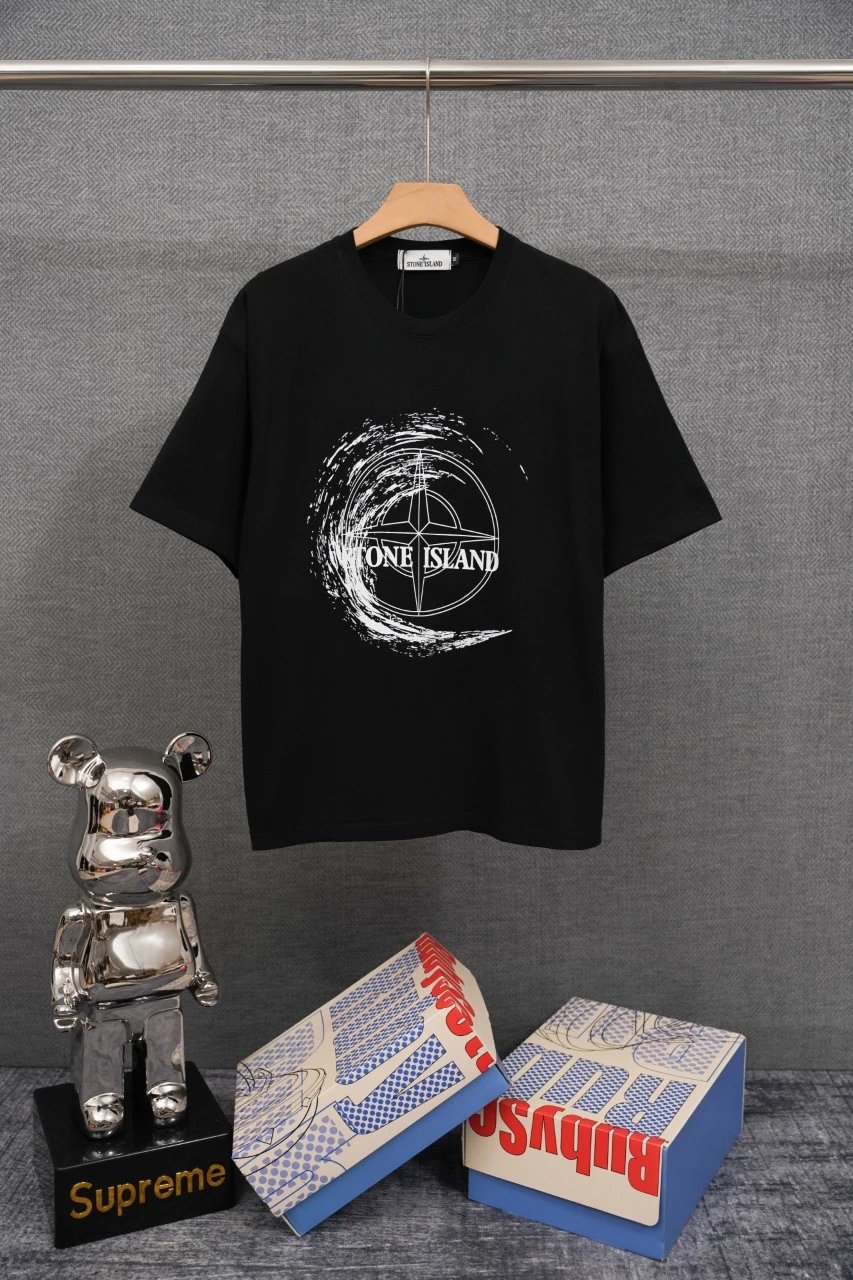 Stone Island T-Shirts Compass Graphic Short-Sleeve T-Shirt — SD 35 Black and white