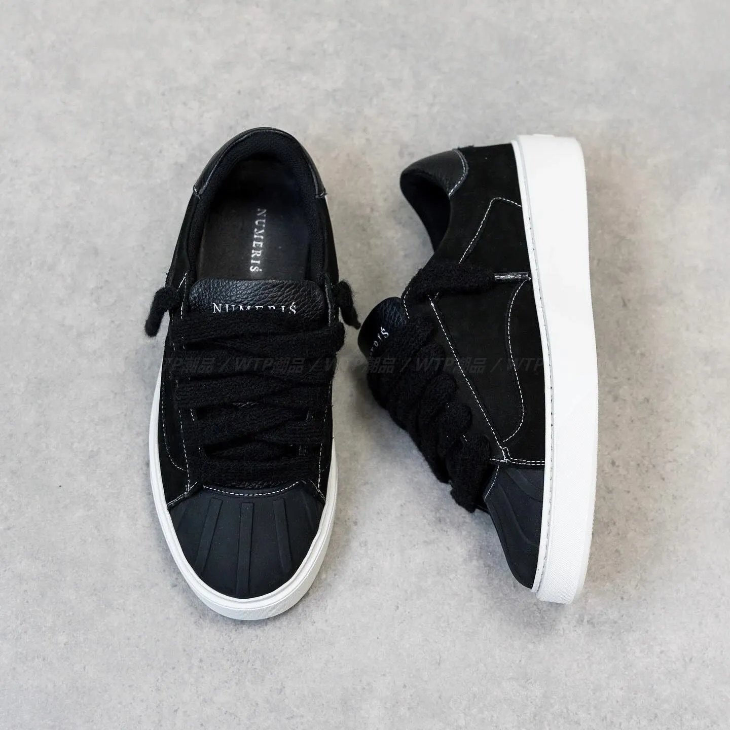 Numeris Sneakers Low-Top Lace-Up — 17