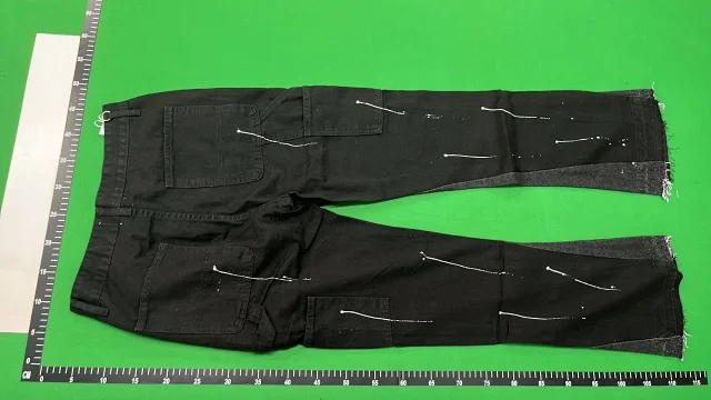 Gallery Dept. Shorts Distressed paint-splatter denim product detail image 3