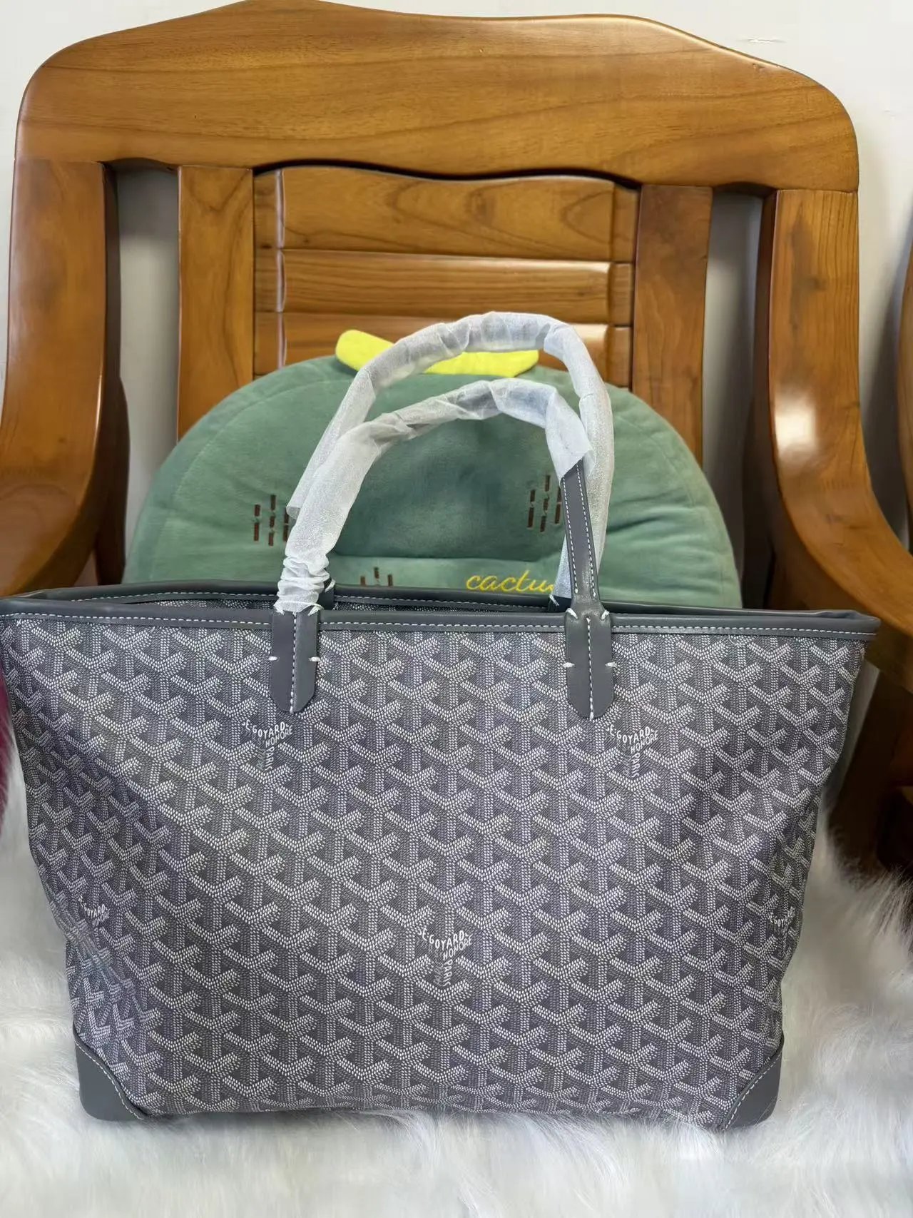 Goyard Backpacks Chevron-pattern flap backpack with top handle — One shoulder handbag gray 34*27*15 CM
