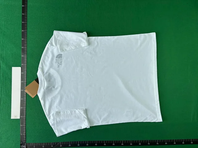 The North Face T-Shirts Short-Sleeve Logo Graphic T-Shirt product detail image 3