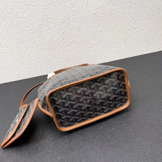 Goyard Backpacks Chevron-pattern flap backpack with top handle product detail image 38