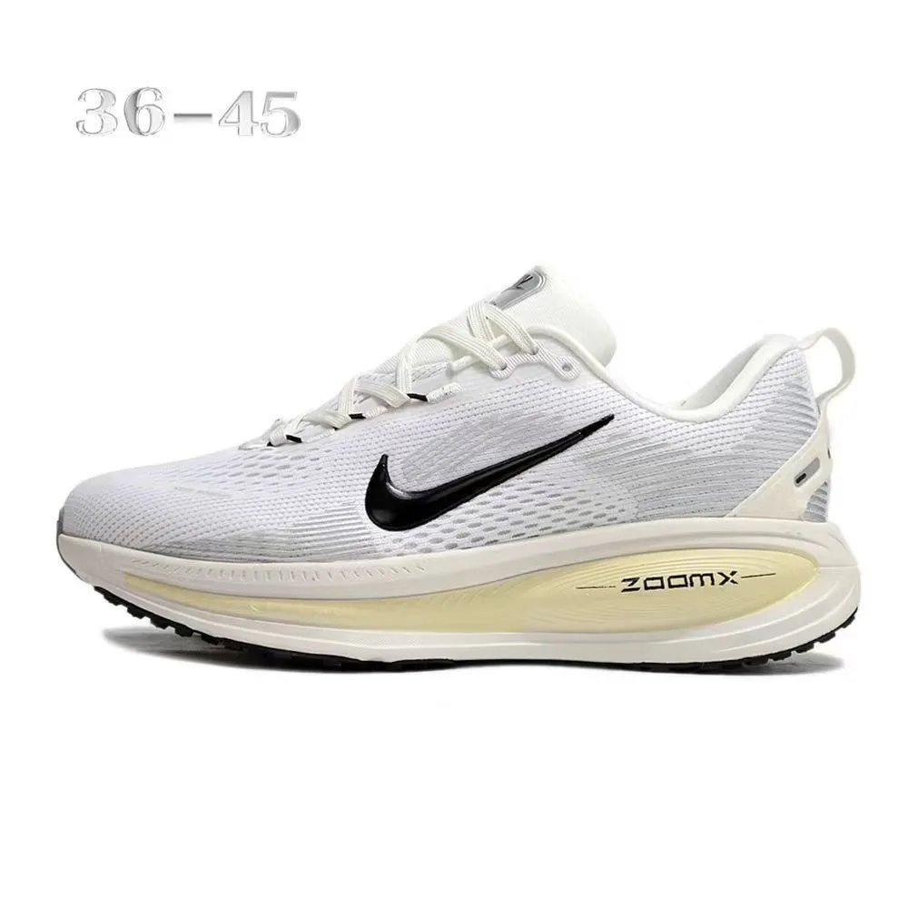 Nike Sneakers Vomero 18 — 18-Black and white hook