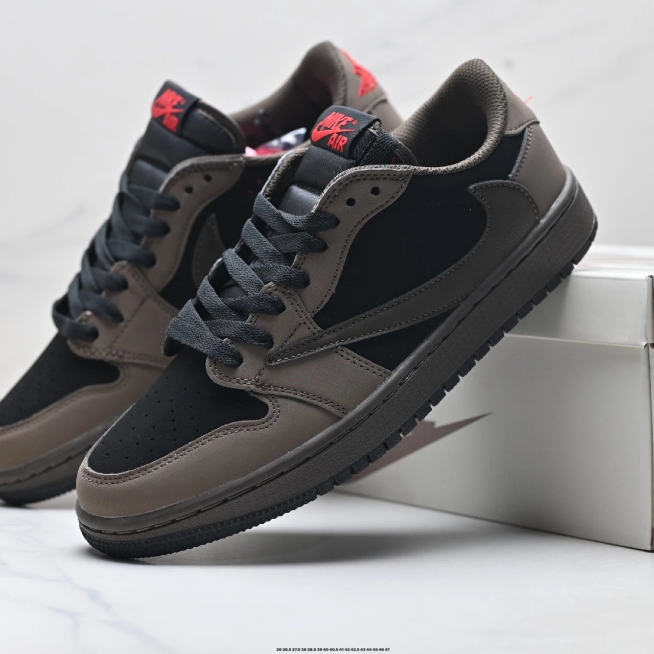 Nike Sneakers Low-Top Retro — 16