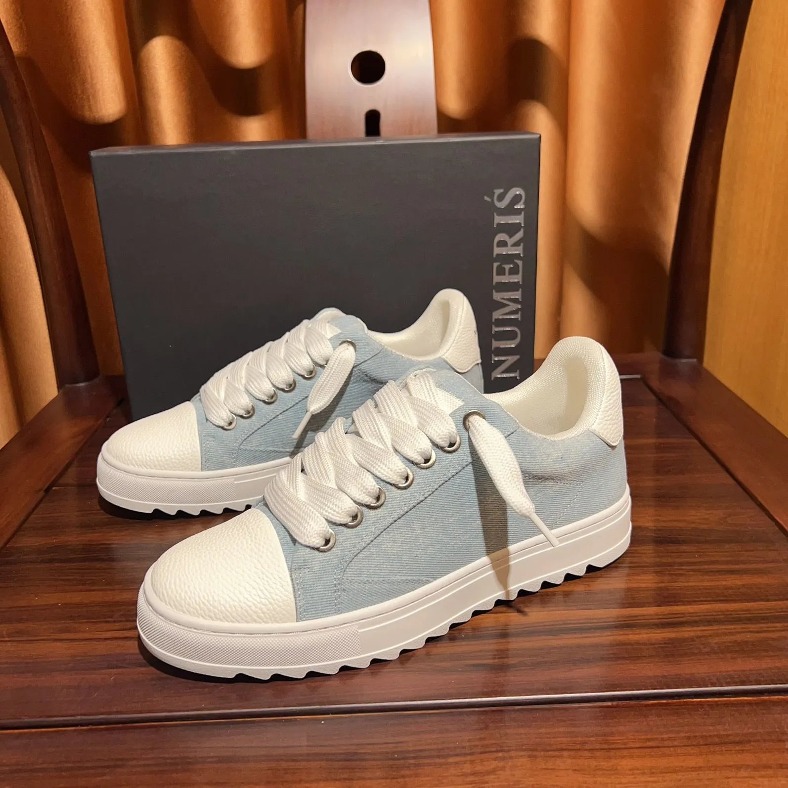 Numeris Sneakers Atelier low-top lace-up — Light blue