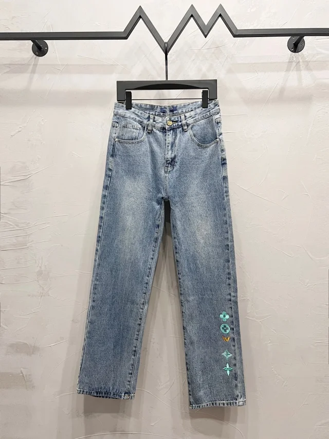 Louis Vuitton Jeans Straight-leg with embroidered rear-pocket logo product detail image 2