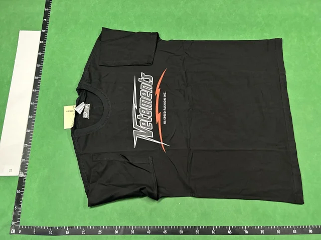 Vetements T-Shirts Washed graphic logo print product detail image 2