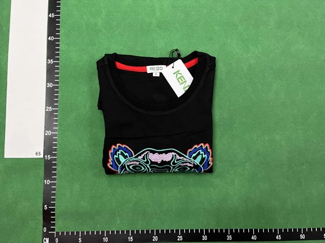 KENZO T-Shirts Tiger Embroidered T-Shirt product detail image 4