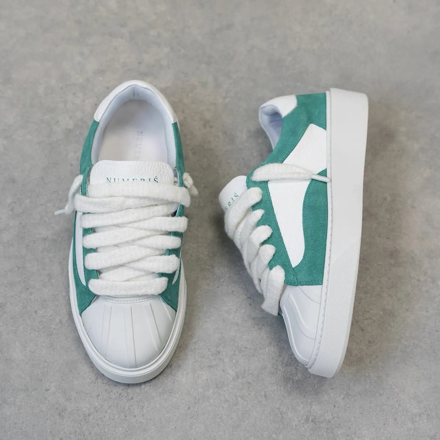 Numeris Sneakers Low-Top Lace-Up — 13