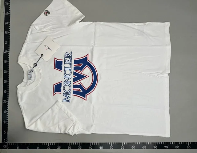 Moncler T-Shirts Logo Graphic Short-Sleeve Crewneck product detail image 4