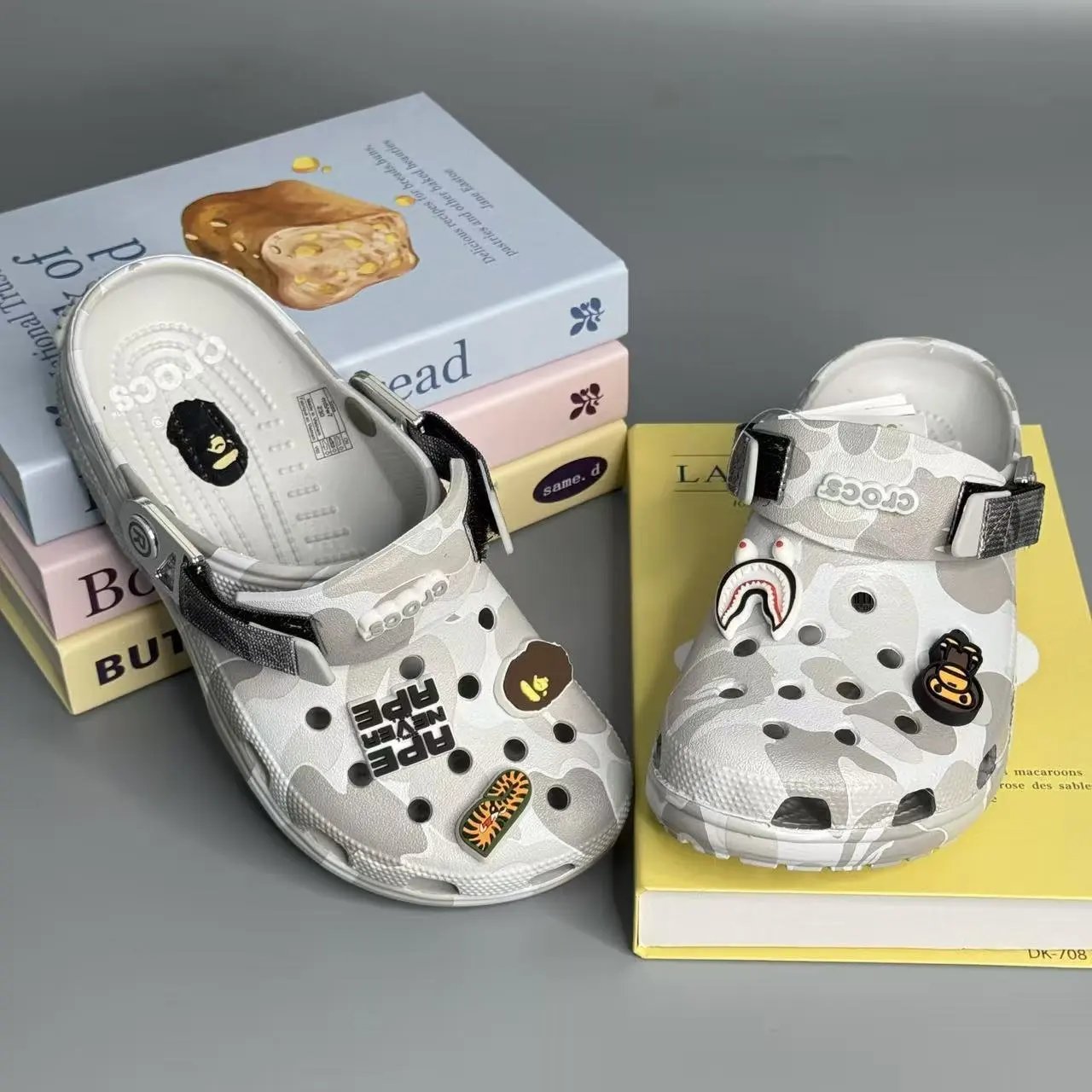 BAPE Slippers Camouflage Slide Sandals with Graphic Charms — Electroplated Bep Atmosphere Ash-Bags