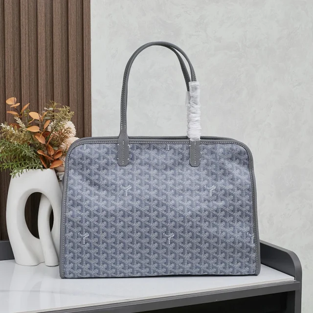 Goyard Backpacks Chevron-pattern flap backpack with top handle product detail image 45